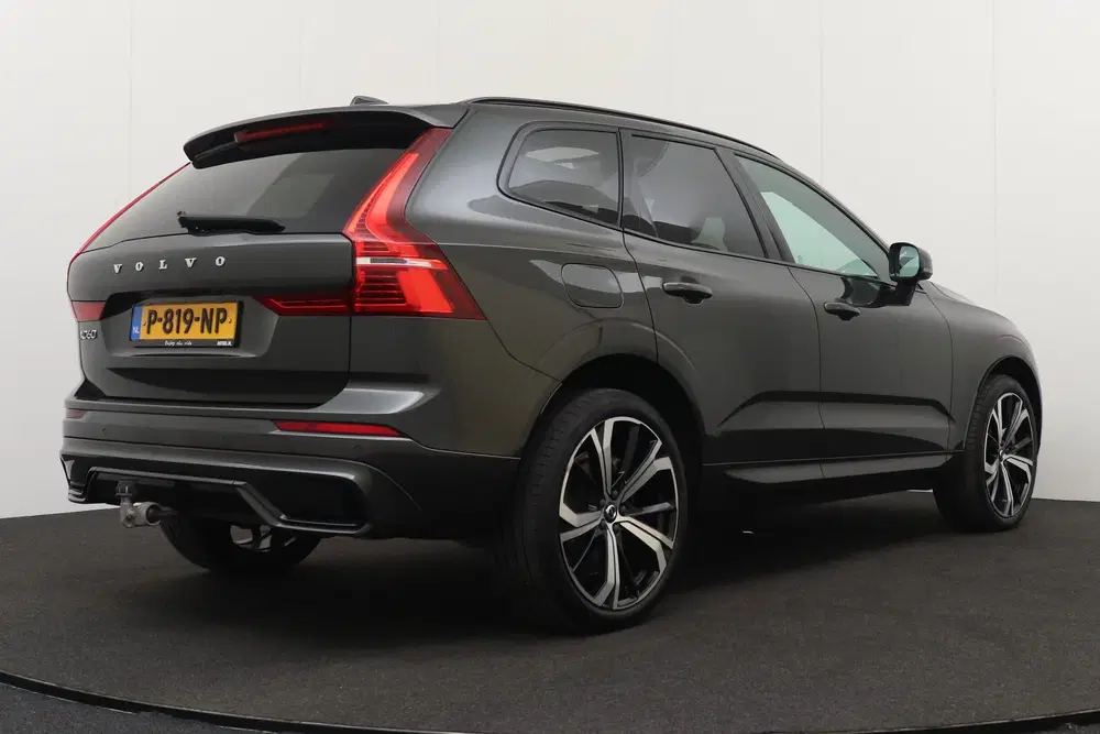 Volvo XC60 2.0 T6 PHEV AWD R-Design Pano-dak Elek.Tre uit 2022, foto 2