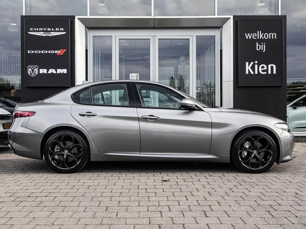 Alfa Romeo Giulia 2.0 T AWD Veloce 280 pk uit 2020, foto 3