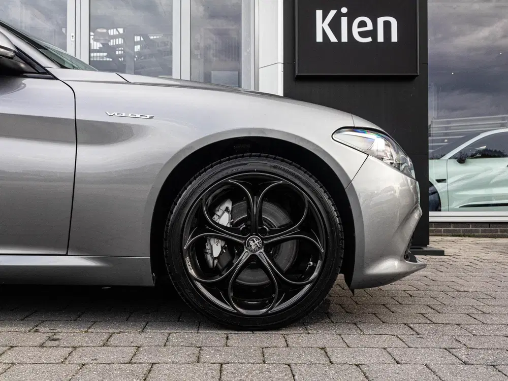 Alfa Romeo Giulia 2.0 T AWD Veloce 280 pk uit 2020, foto 6