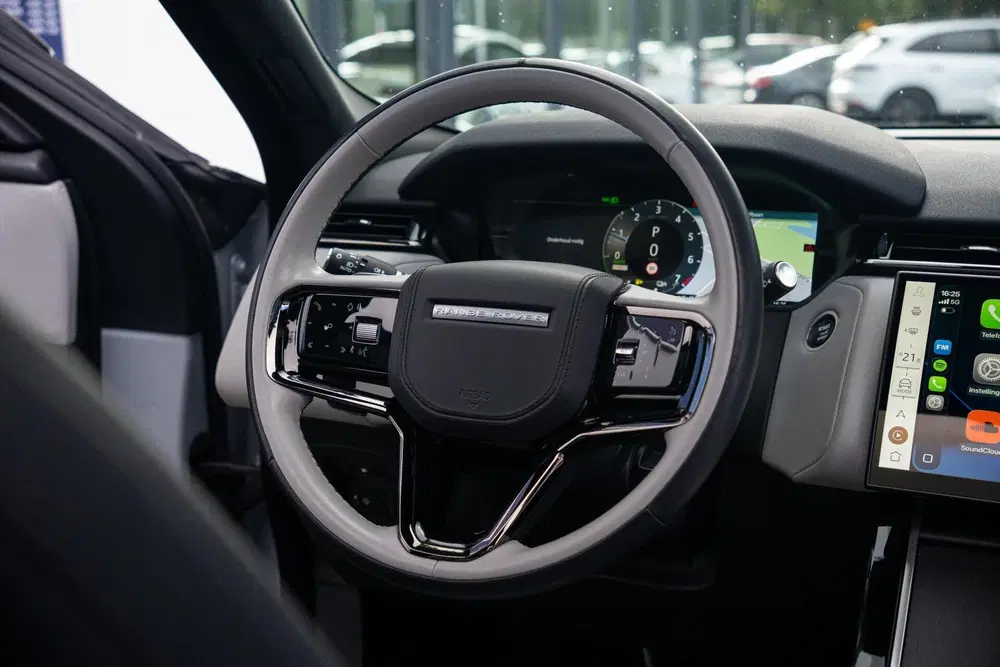 Land Rover Range Rover Velar P400e Hybride AWD R-Dynamic HSE uit 2023, foto 11