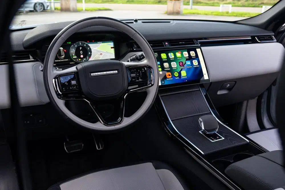 Land Rover Range Rover Velar P400e Hybride AWD R-Dynamic HSE uit 2023, foto 6