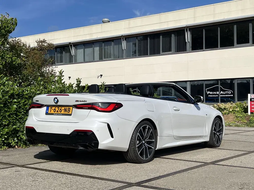 BMW 4-serie 4 Serie Cabrio M440i xDrive High Executive uit 2021, foto 2