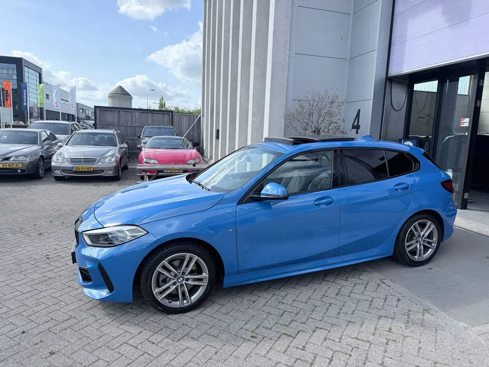 BMW 1-serie 118i M Edition PANO LEER LED NAP INRUIL MO uit 2020