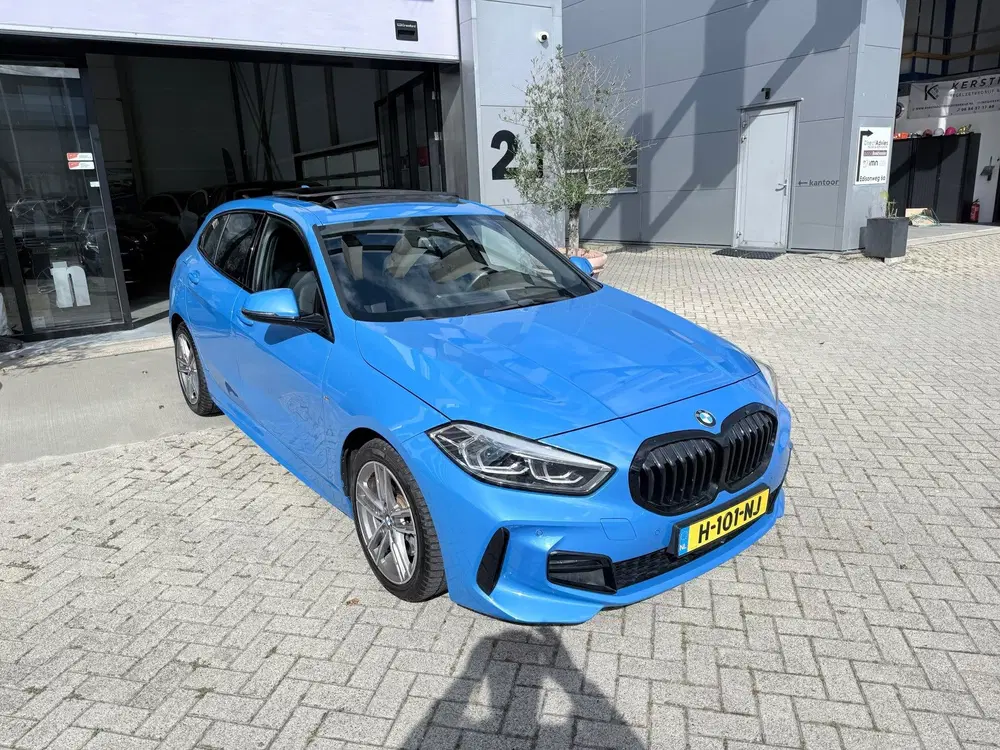 BMW 1-serie 118i M Edition PANO LEER LED NAP INRUIL MO uit 2020, foto 3