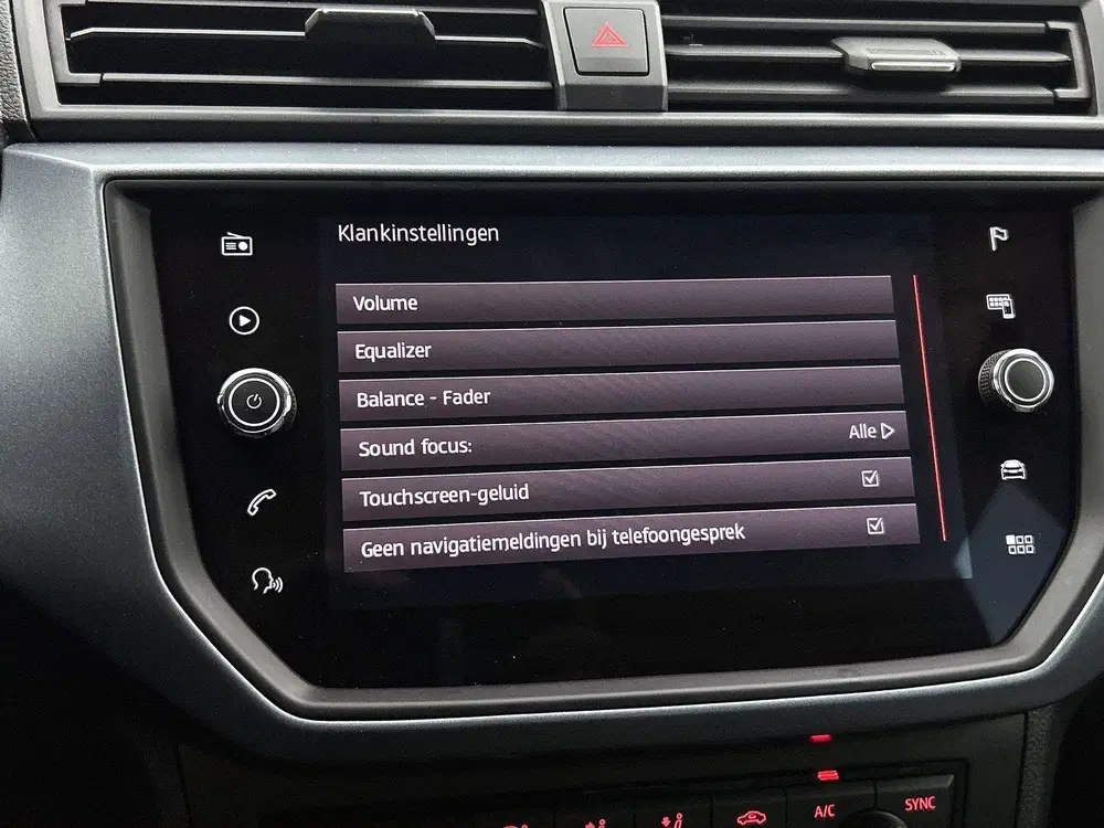 SEAT Arona 1.0 TSI Style Business Intense uit 2019, foto 13