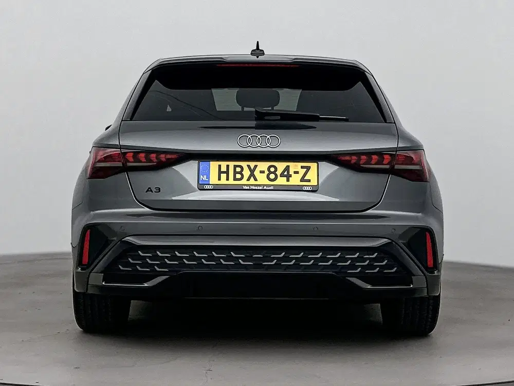 Audi A3 35 TFSI S edition 150 PK uit 2025, foto 4