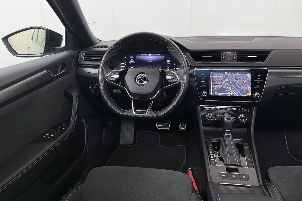 Skoda Superb 218 PK PHEV Aut. Sportline Pano-Dak Adapt uit 2023, foto 10
