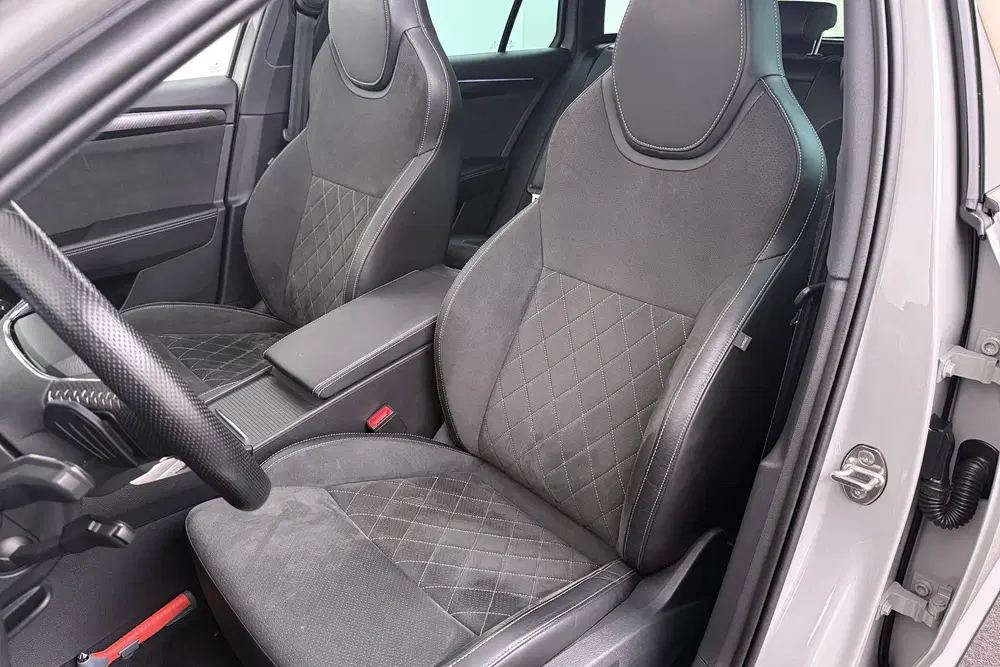 Skoda Superb 218 PK PHEV Aut. Sportline Pano-Dak Adapt uit 2023, foto 11