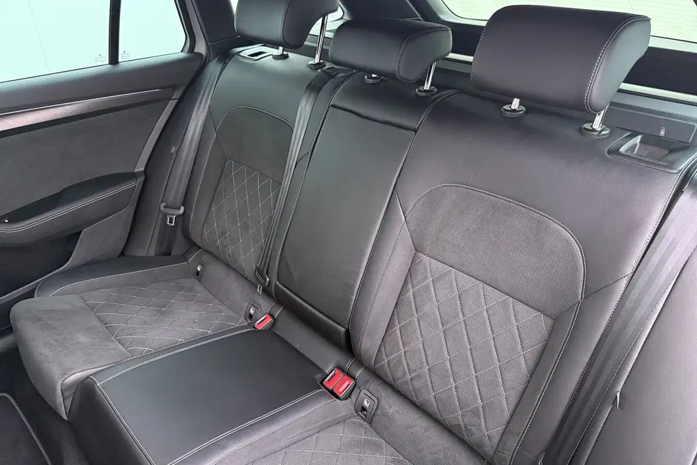 Skoda Superb 218 PK PHEV Aut. Sportline Pano-Dak Adapt uit 2023, foto 13