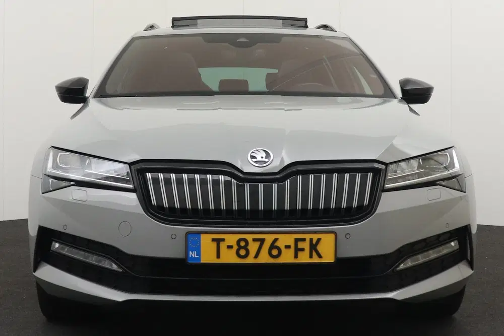 Skoda Superb 218 PK PHEV Aut. Sportline Pano-Dak Adapt uit 2023, foto 3