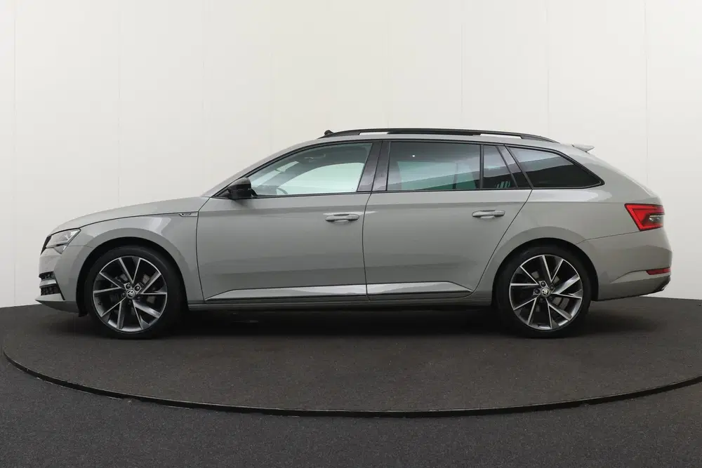 Skoda Superb 218 PK PHEV Aut. Sportline Pano-Dak Adapt uit 2023, foto 5
