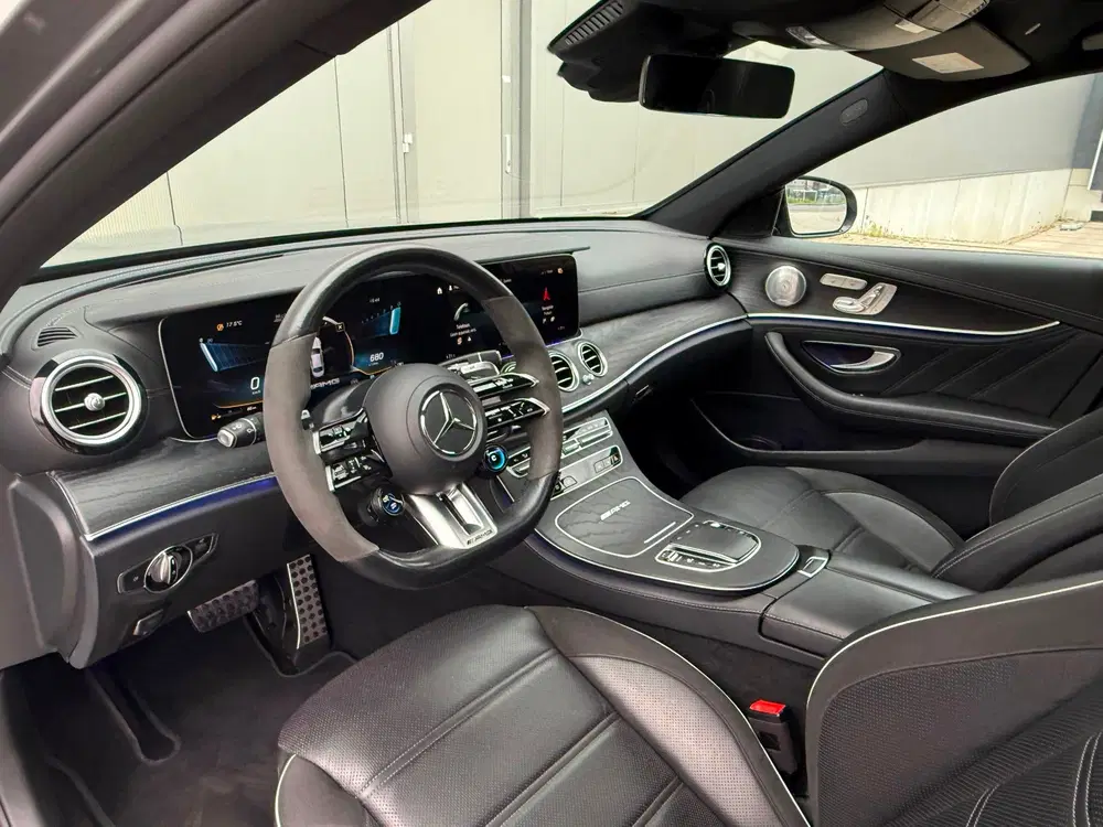 Mercedes-Benz E-Klasse AMG 63 S 4MATIC+ BURMESTER HUD PANO V uit 2020, foto 11