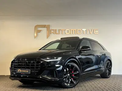 Audi Q8 55 TFSI e quattro S Line Pano uit 2022