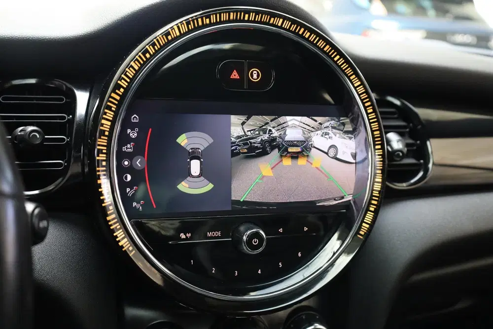Mini John Cooper Works Cooper Works JCW Pack F1 PANO HARMAN&KARDO uit 2021, foto 14