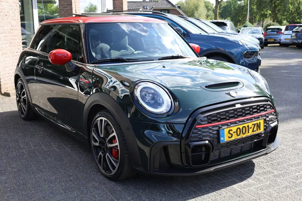 Mini John Cooper Works Cooper Works JCW Pack F1 PANO HARMAN&KARDO uit 2021, foto 4