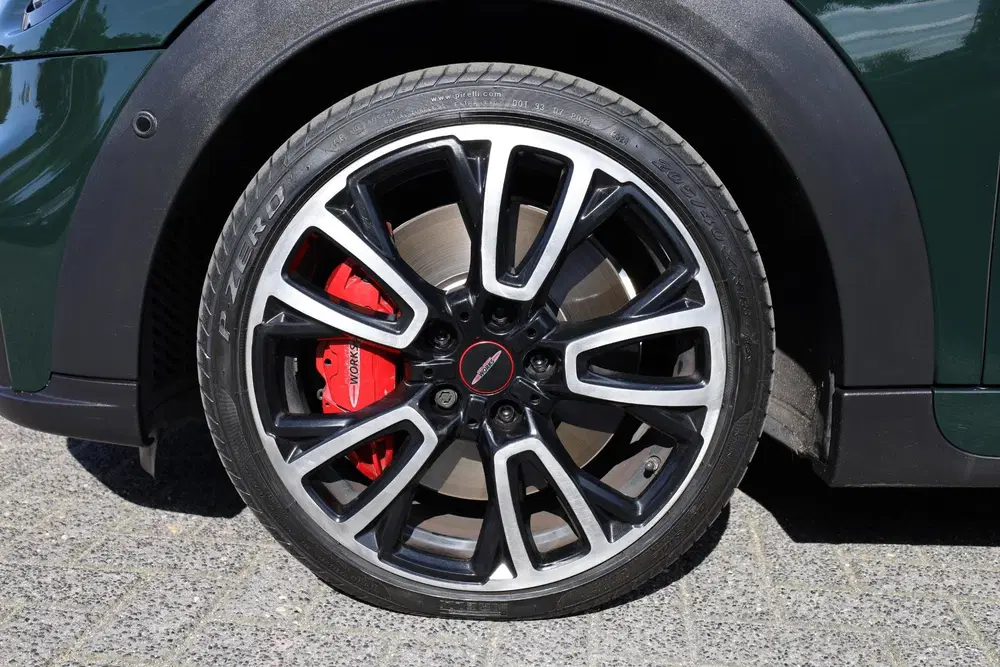 Mini John Cooper Works Cooper Works JCW Pack F1 PANO HARMAN&KARDO uit 2021, foto 6