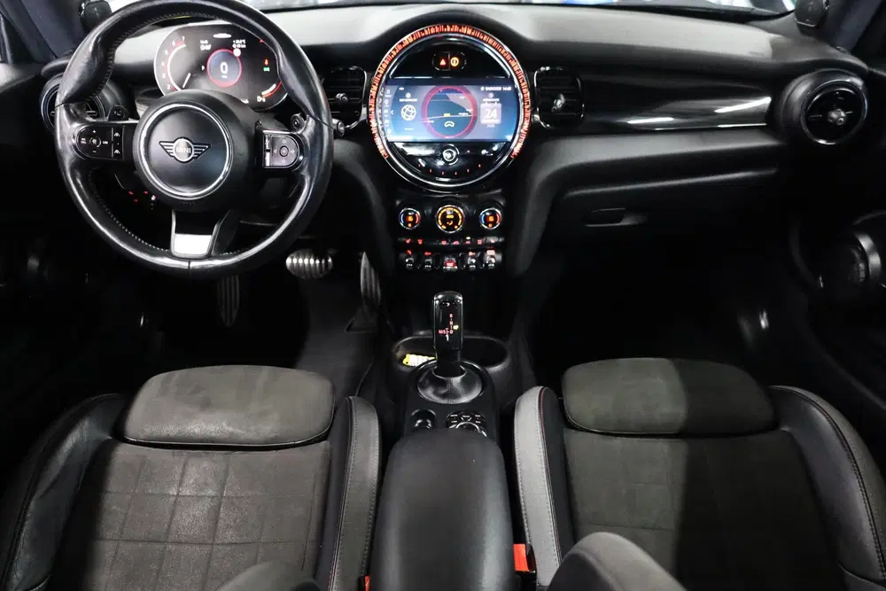 Mini John Cooper Works Cooper Works JCW Pack F1 PANO HARMAN&KARDO uit 2021, foto 9