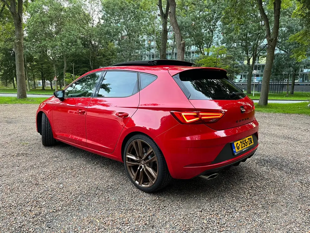 SEAT Leon CUPRA 2.0 TSI 375 PK ULTIMATE EDITION ORGI uit 2020, foto 2