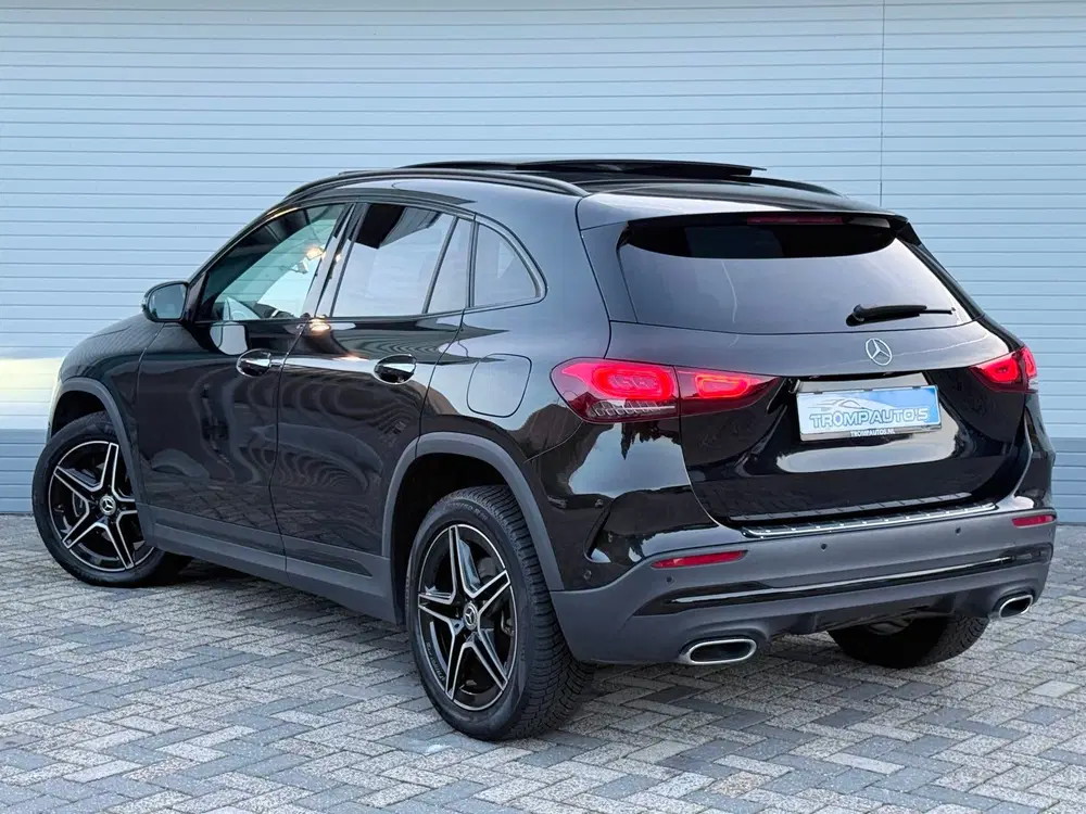 Mercedes-Benz GLA 250 e AMG Line uit 2022, foto 2