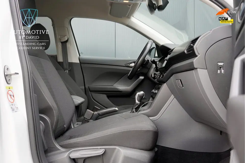 Volkswagen T-Cross 1.0 TSI 116 pk R-LINE BUSINESS AUTOMAAT uit 2020, foto 11