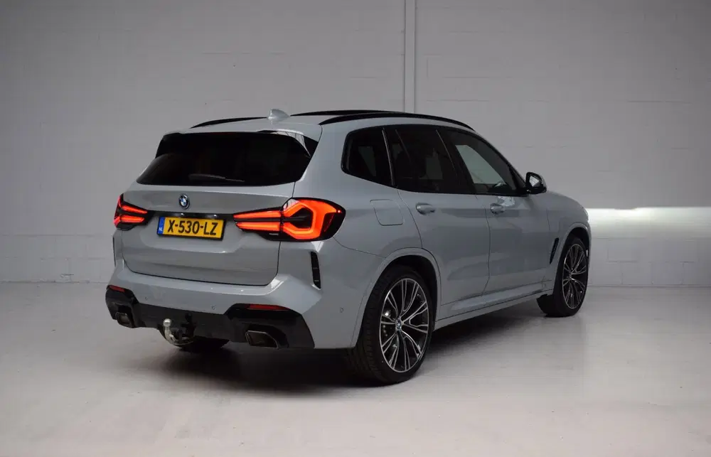 BMW X3 XDrive30e M-SPORT ORG.NED uit 2024, foto 2