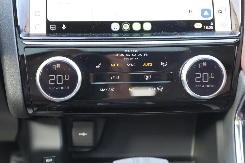 Jaguar E-Pace 🔥 Jaguar E-Pace P300e 309PK ⚡ R-Dynamic uit 2022, foto 10