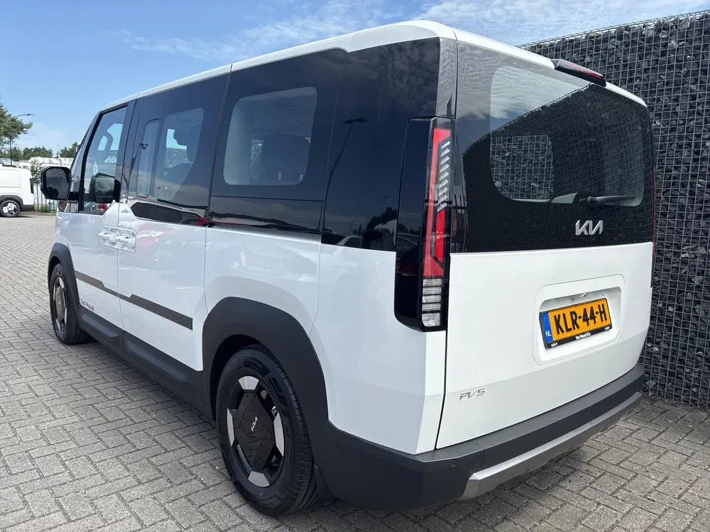 Kia PV5 Passenger Elite Executive 71.2 kWh uit 2026, foto 5