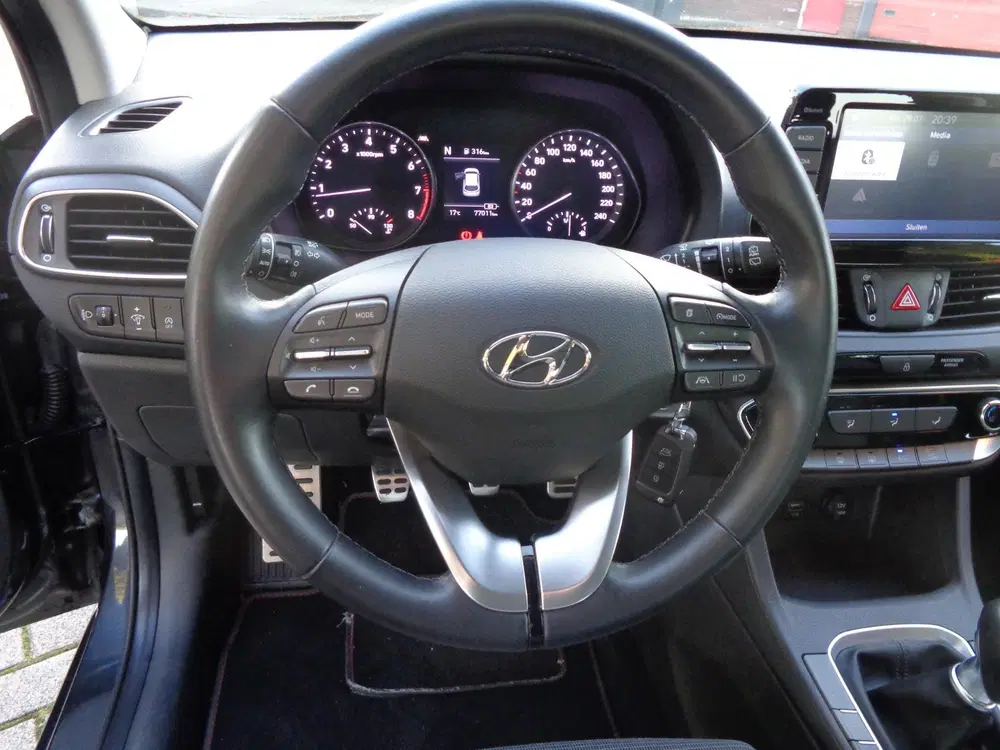 Hyundai i30 1.5 T-GDi MHEV uit 2021, foto 13