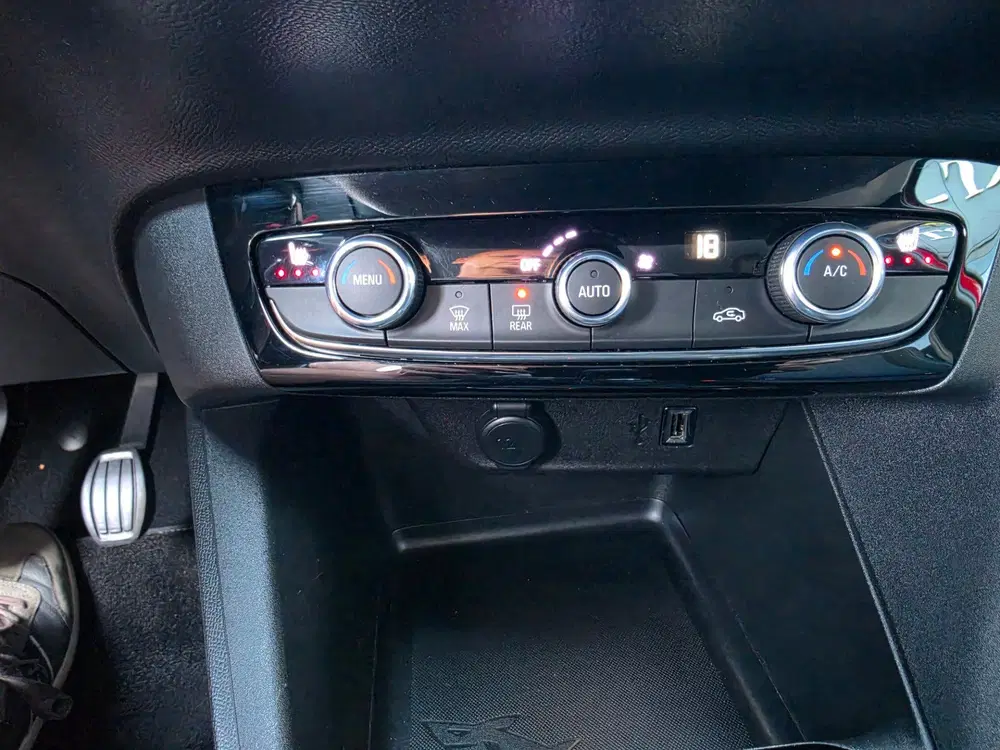 Opel Corsa 1.2 Elegance uit 2021, foto 13