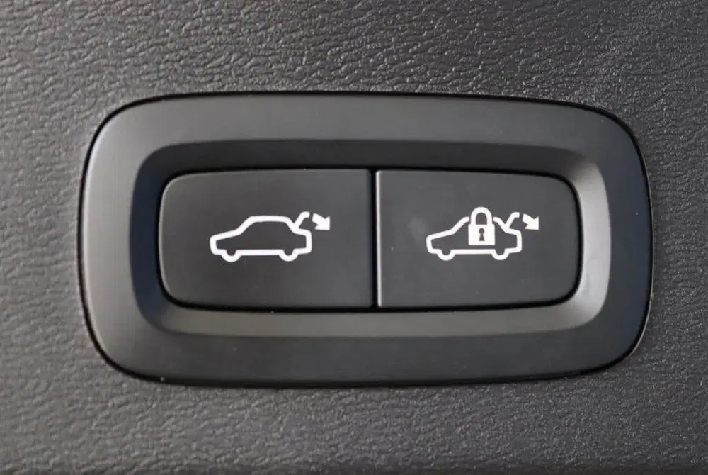 Volvo XC40 Single Motor Extended Range Ultimate 82 kW uit 2024, foto 12