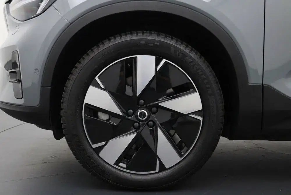 Volvo XC40 Single Motor Extended Range Ultimate 82 kW uit 2024, foto 7
