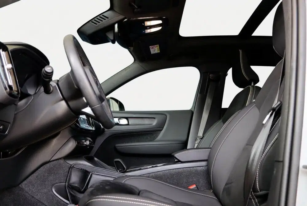 Volvo XC40 Single Motor Extended Range Ultimate 82 kW uit 2024, foto 8