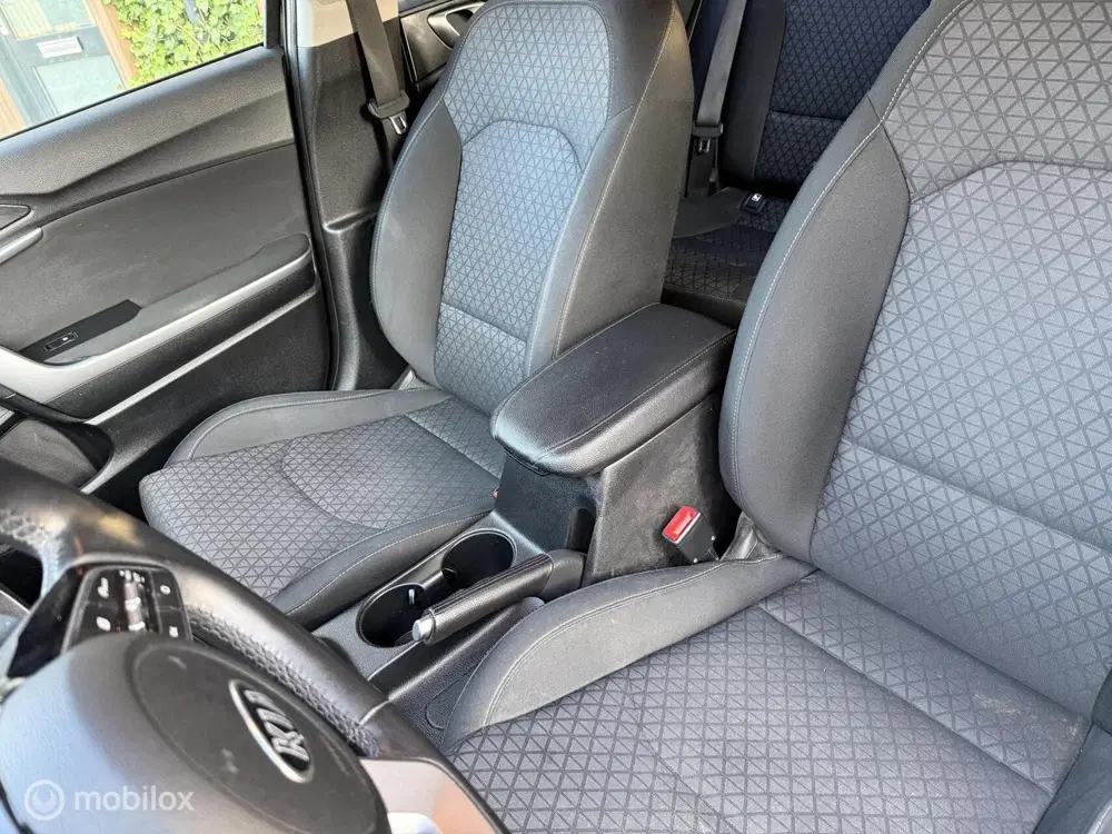 Kia Ceed 1.4 T-GDi DynamicLine Automaat uit 2019, foto 11