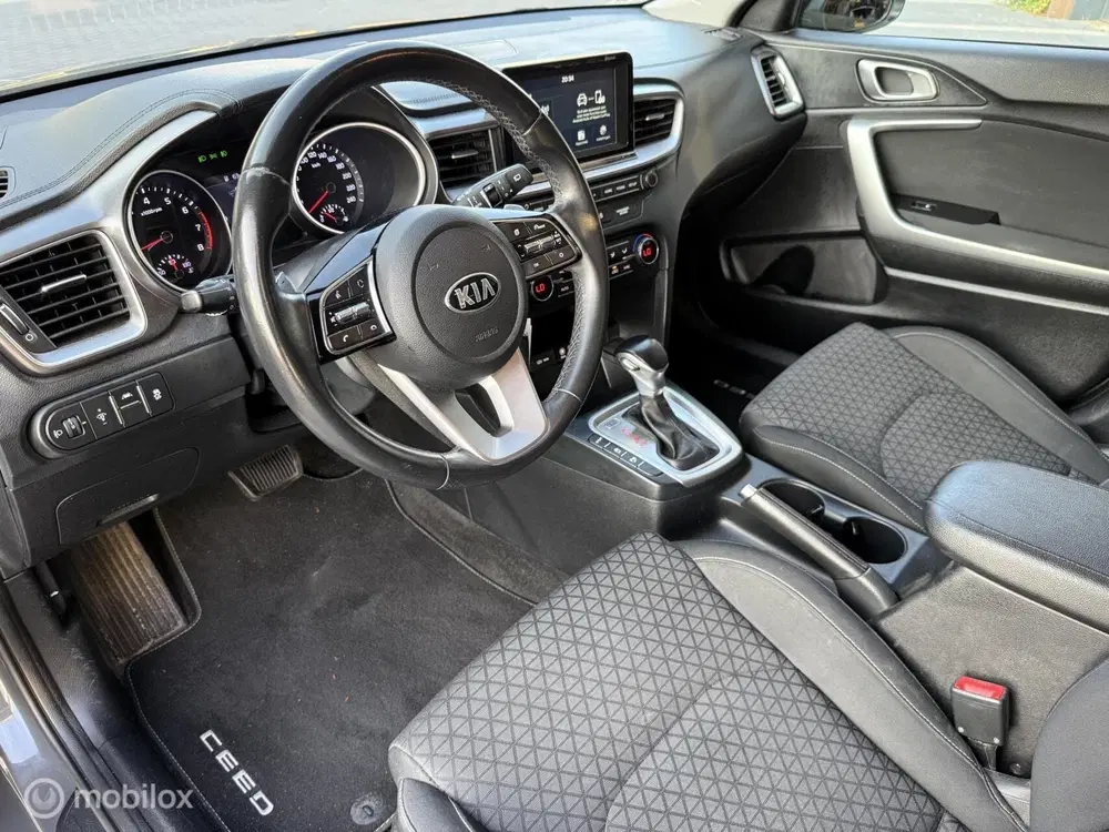 Kia Ceed 1.4 T-GDi DynamicLine Automaat uit 2019, foto 12