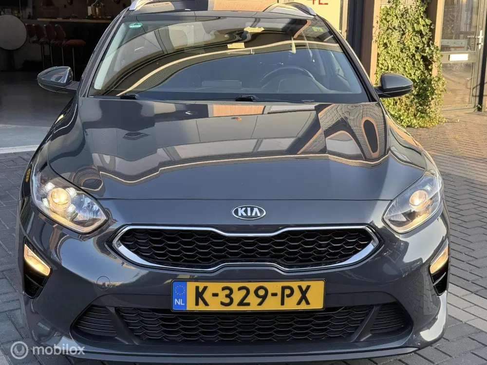 Kia Ceed 1.4 T-GDi DynamicLine Automaat uit 2019, foto 8