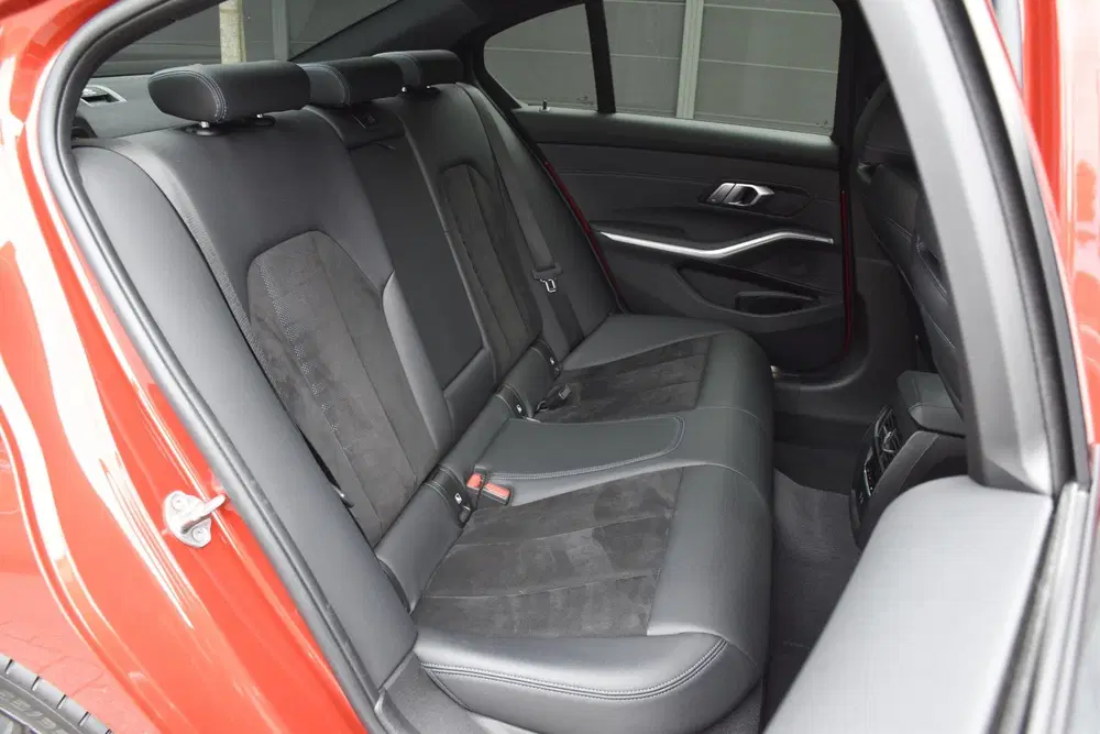 BMW 3-serie 318i M Sport uit 2020, foto 14