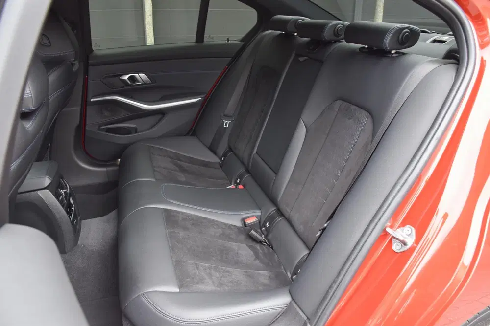 BMW 3-serie 318i M Sport uit 2020, foto 15