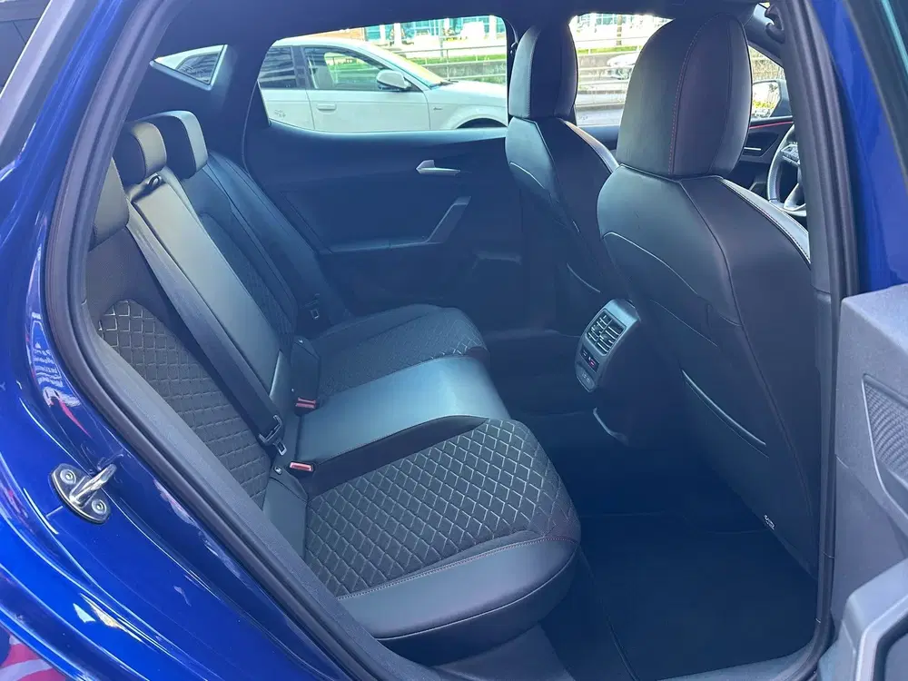 SEAT Leon 1.5 eTSI FR Aut Leer Navi Camera Carplay uit 2021, foto 13