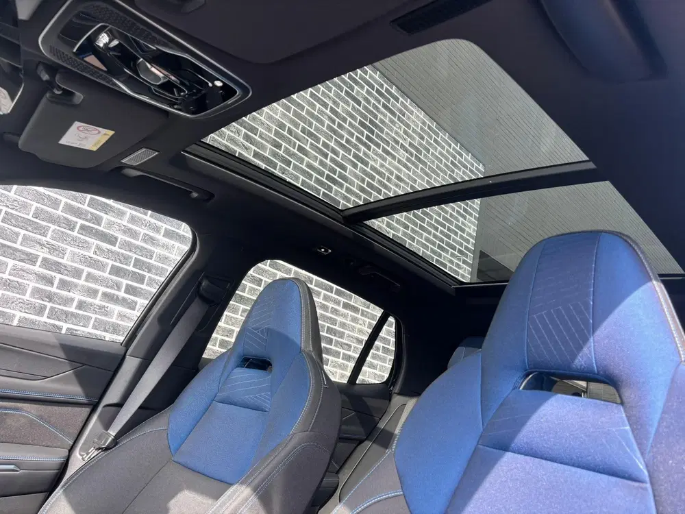 Lynk & Co 01 1.5 Plug-in Hybrid uit 2025, foto 13