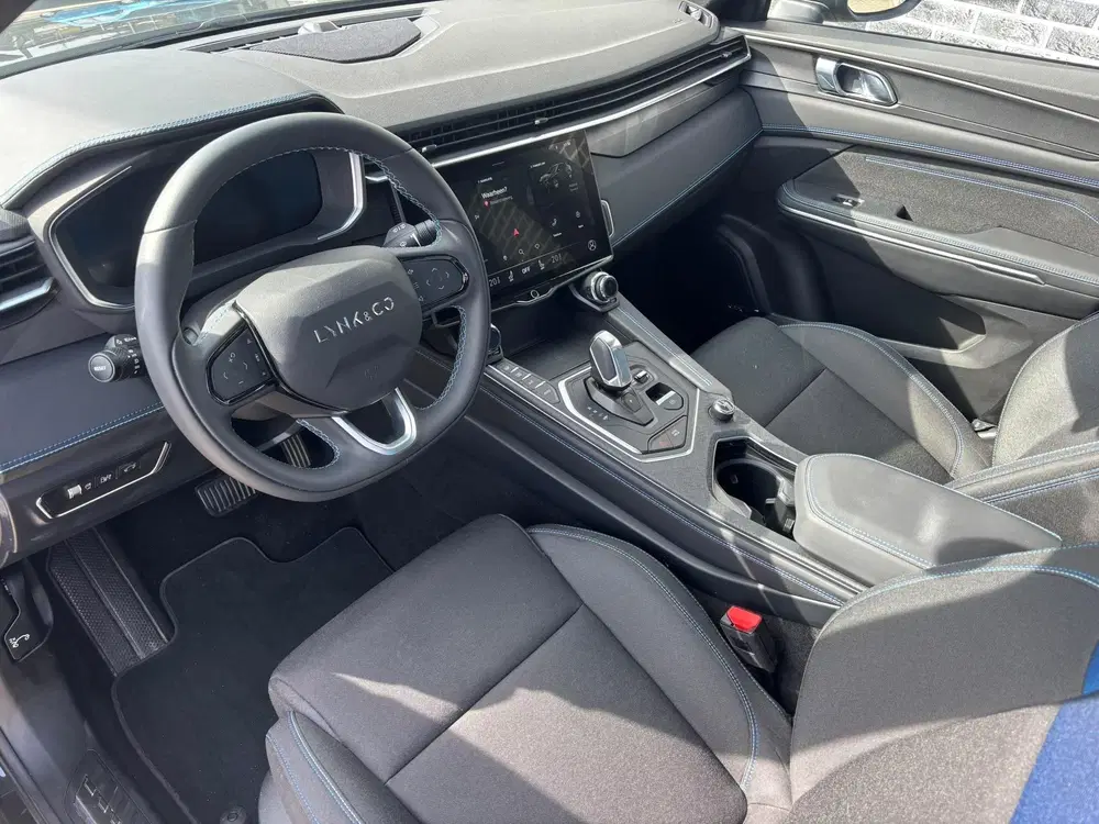 Lynk & Co 01 1.5 Plug-in Hybrid uit 2025, foto 2