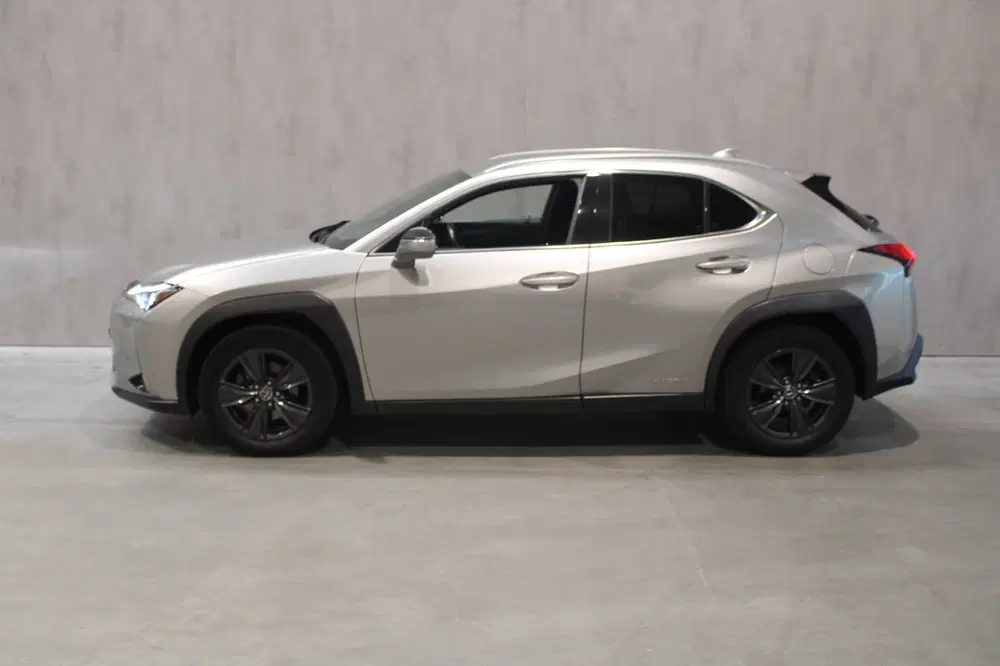 Lexus UX 250h First Edition Camera uit 2019, foto 3