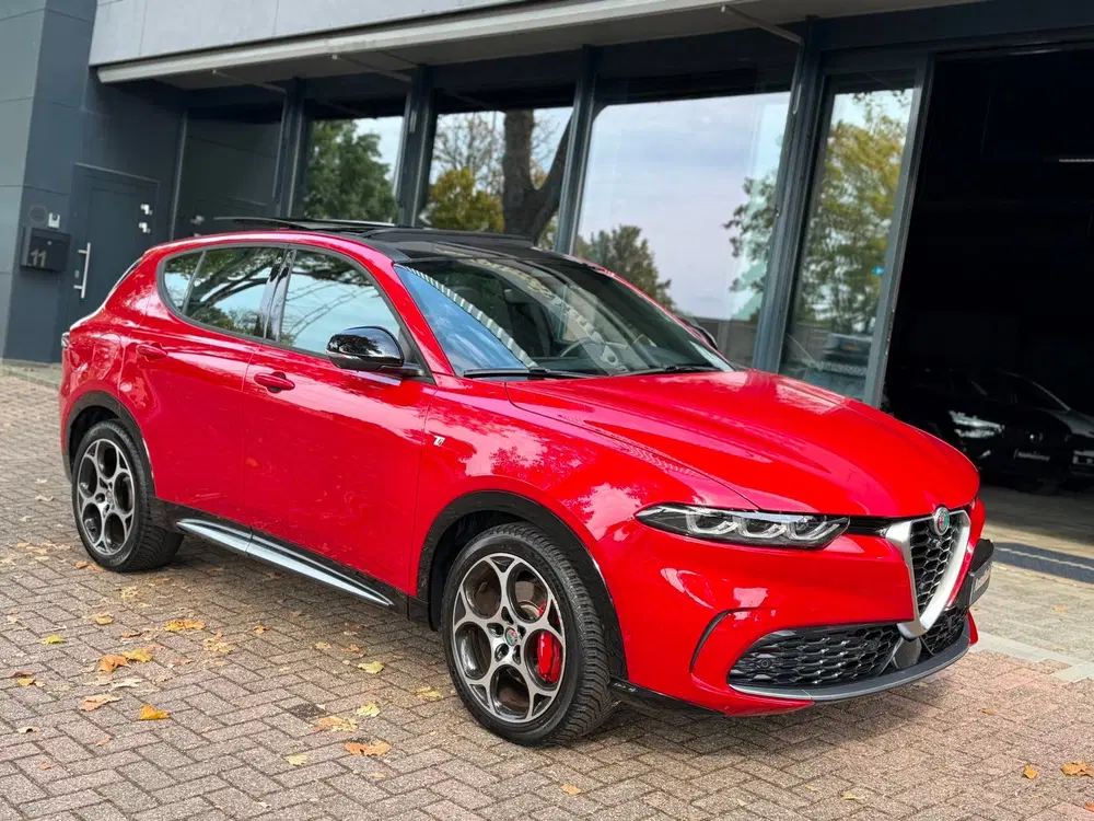 Alfa Romeo Tonale 1.5T Hybrid Ti uit 2023, foto 2