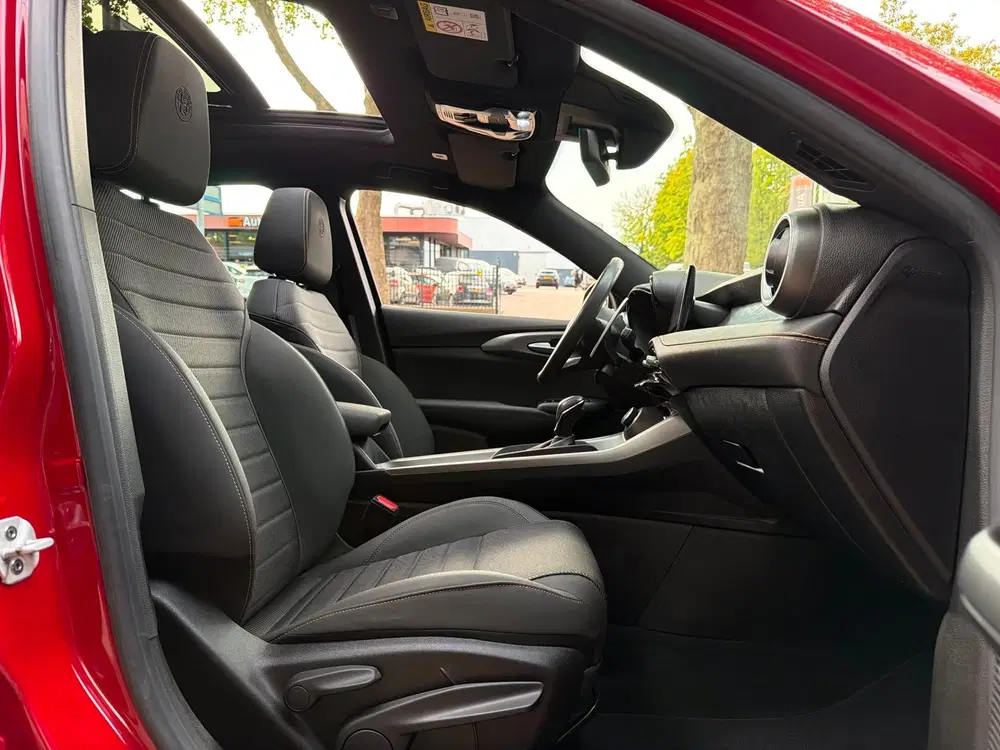 Alfa Romeo Tonale 1.5T Hybrid Ti uit 2023, foto 7