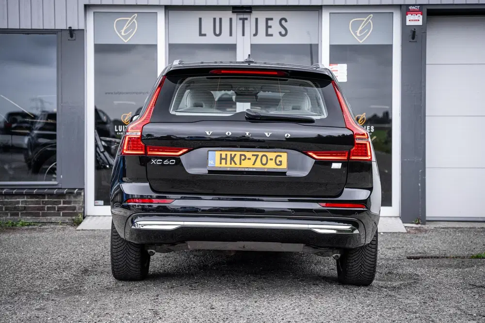 Volvo XC60 2.0 T6 Plug-In Hybrid AWD Plus Bright Pano uit 2024, foto 11