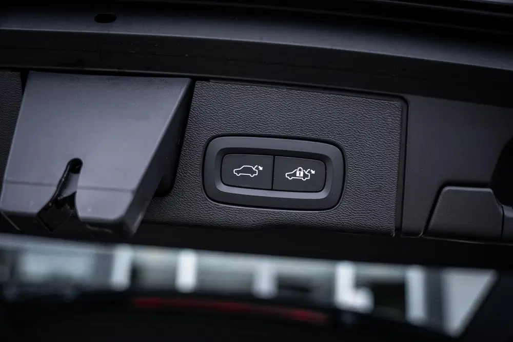 Volvo XC60 2.0 T6 Plug-In Hybrid AWD Plus Bright Pano uit 2024, foto 13