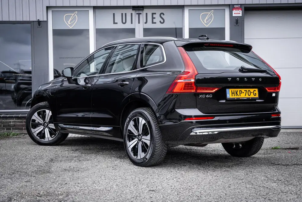 Volvo XC60 2.0 T6 Plug-In Hybrid AWD Plus Bright Pano uit 2024, foto 14