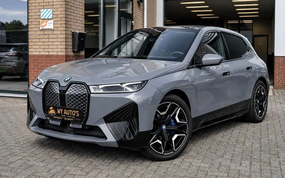 BMW iX xDrive50 112 kWh M-Sport uit 2023