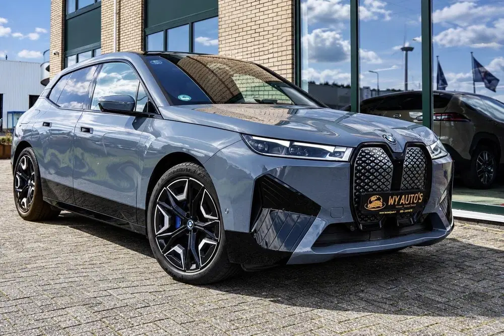 BMW iX xDrive50 112 kWh M-Sport uit 2023, foto 11