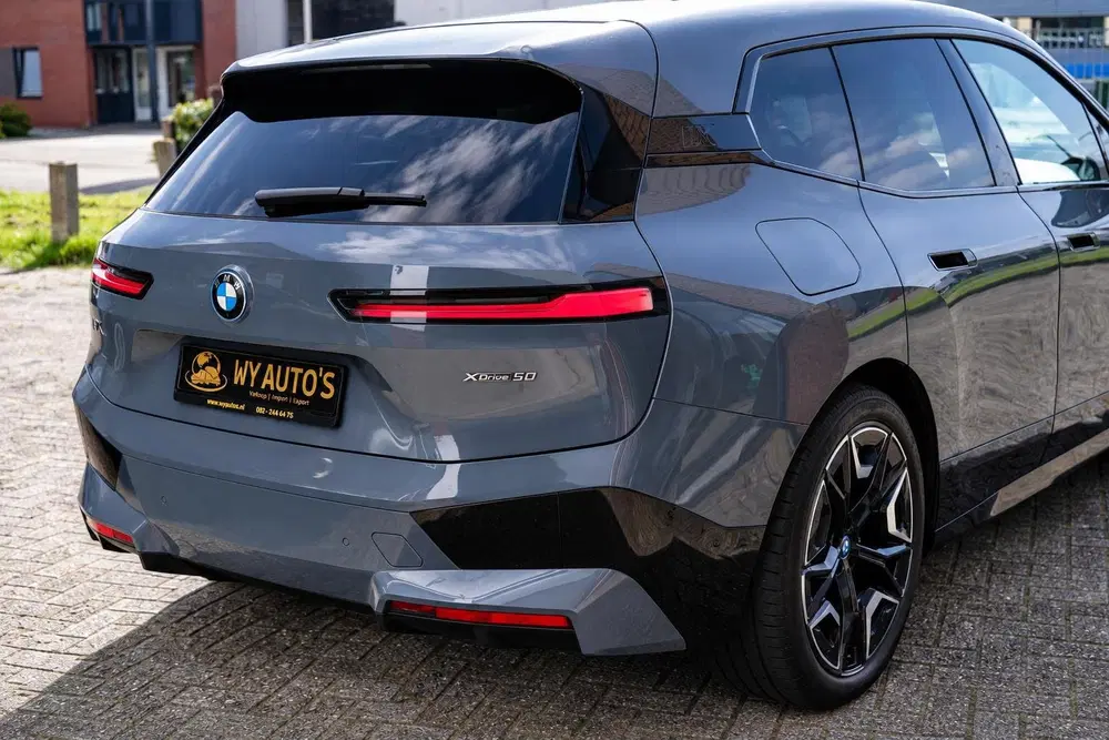 BMW iX xDrive50 112 kWh M-Sport uit 2023, foto 12