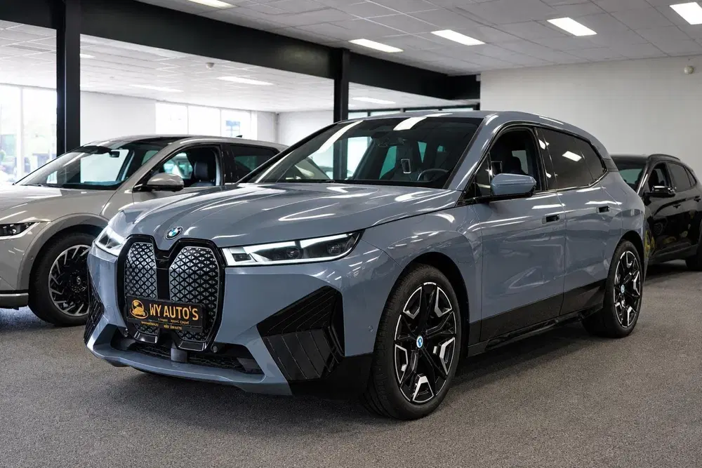 BMW iX xDrive50 112 kWh M-Sport uit 2023, foto 2